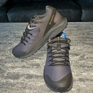 Columbia hiking shoes